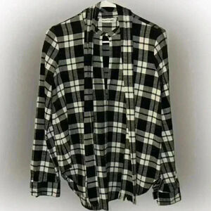 ELIZABETH AND JAMES Large Black & White Plaid Flannel Long-Sleeved Blouse